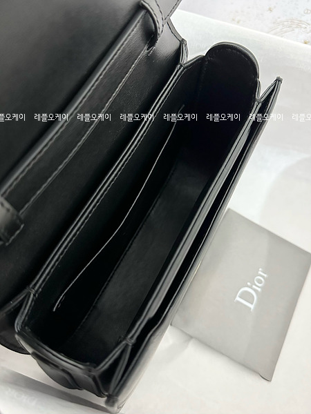 d853d50966dee69b94502cb240235389_1726888582_02.jpg