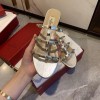 발렌티노 락스터드 샌들