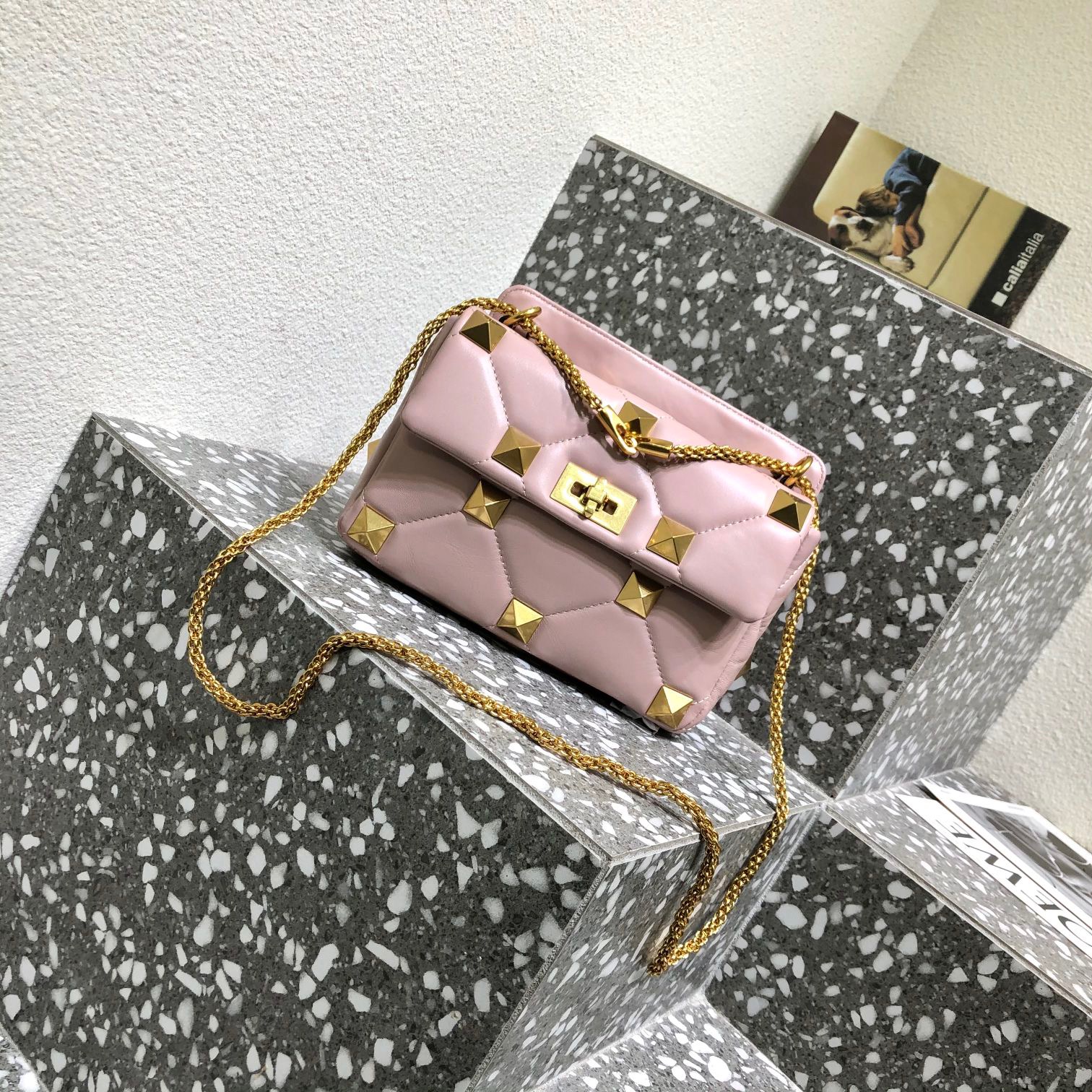발렌티노 로만 스터드 체인백 25cm