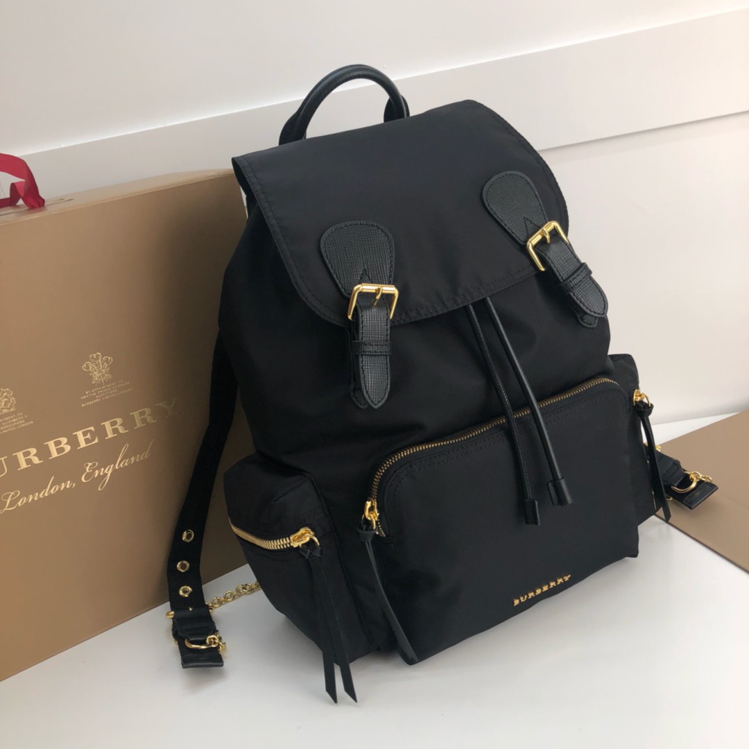 버버리 럭색 백팩 미듐 28cm