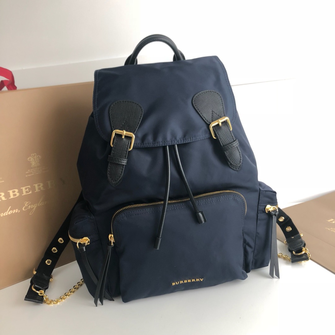 버버리 럭색 백팩 미듐 28cm