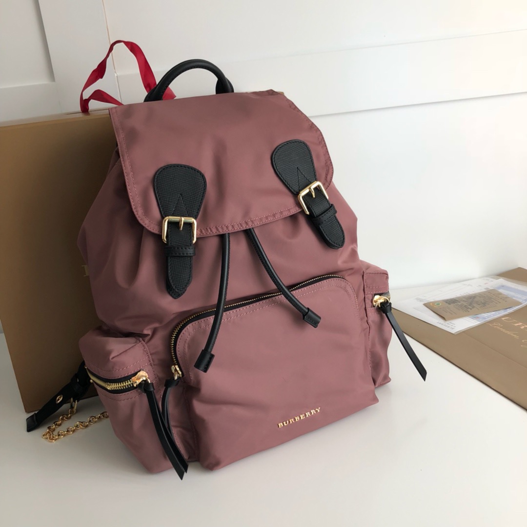 버버리 럭색 백팩 미듐 28cm