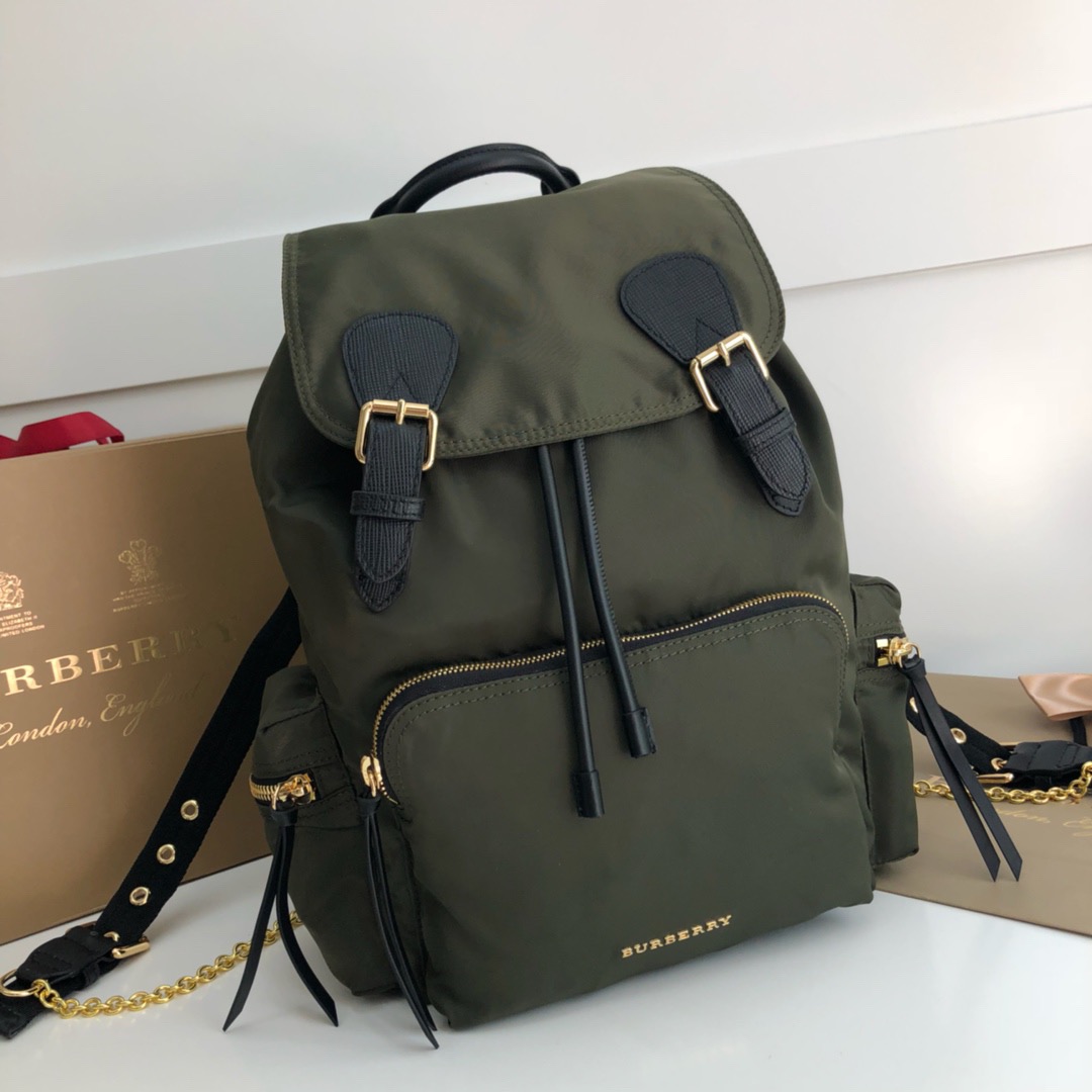 버버리 럭색 백팩 미듐 28cm