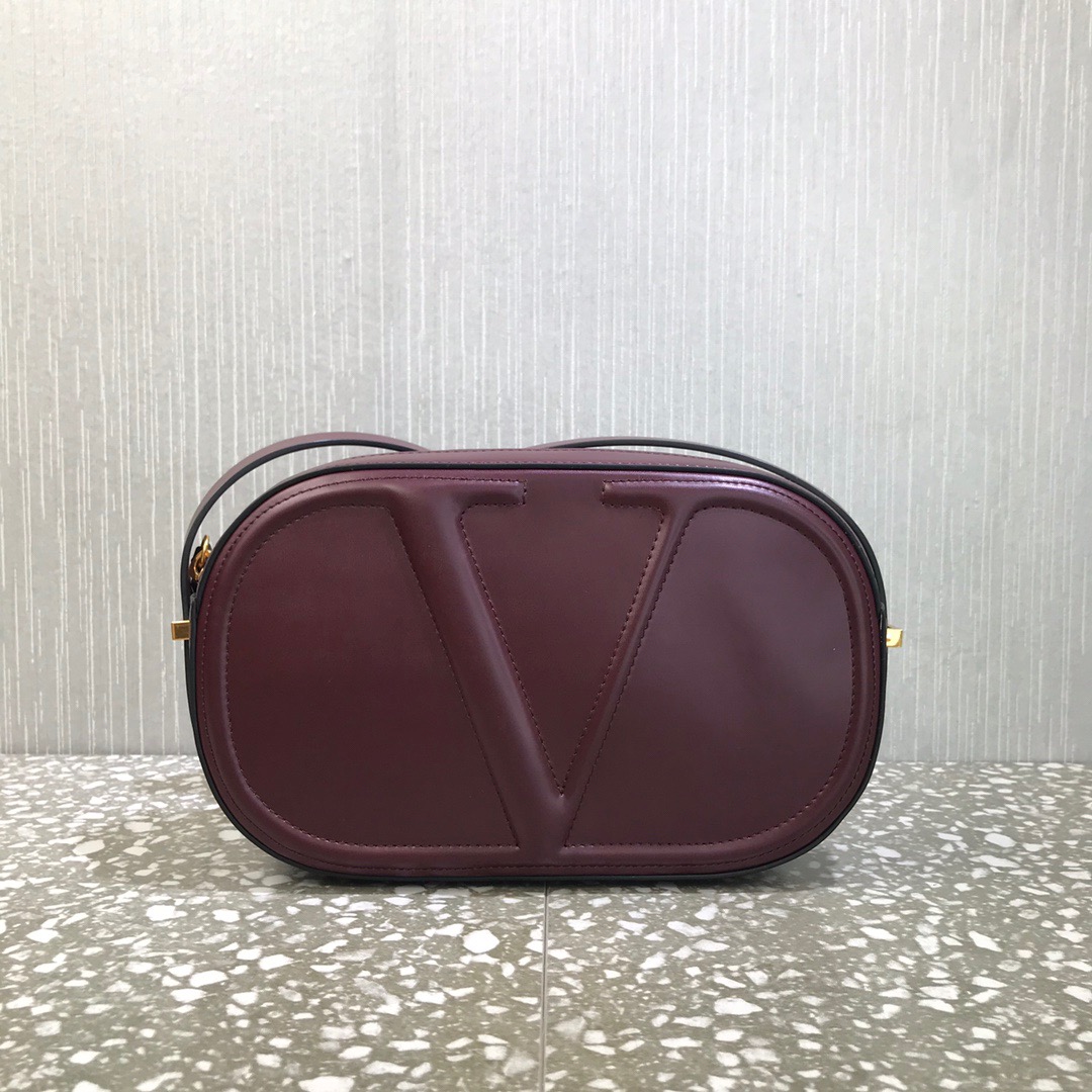 발렌티노 브이로고 카메라 백