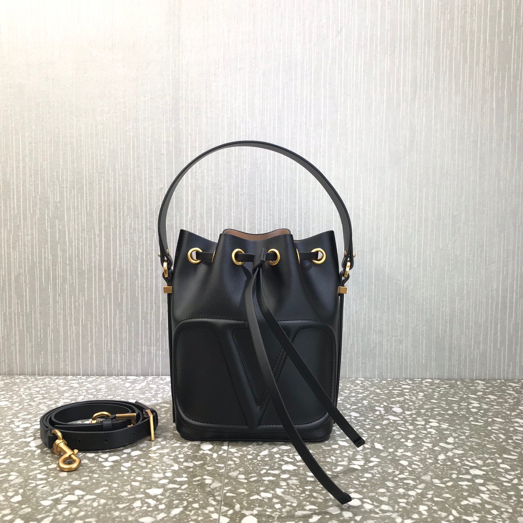 발렌티노 브이로고 버킷백