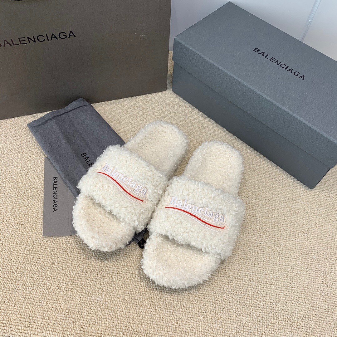 발렌시아가 퍼 슬리퍼
