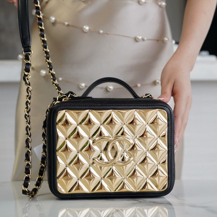 샤넬 Vanity Case, Lambskin & Gold Metal 백