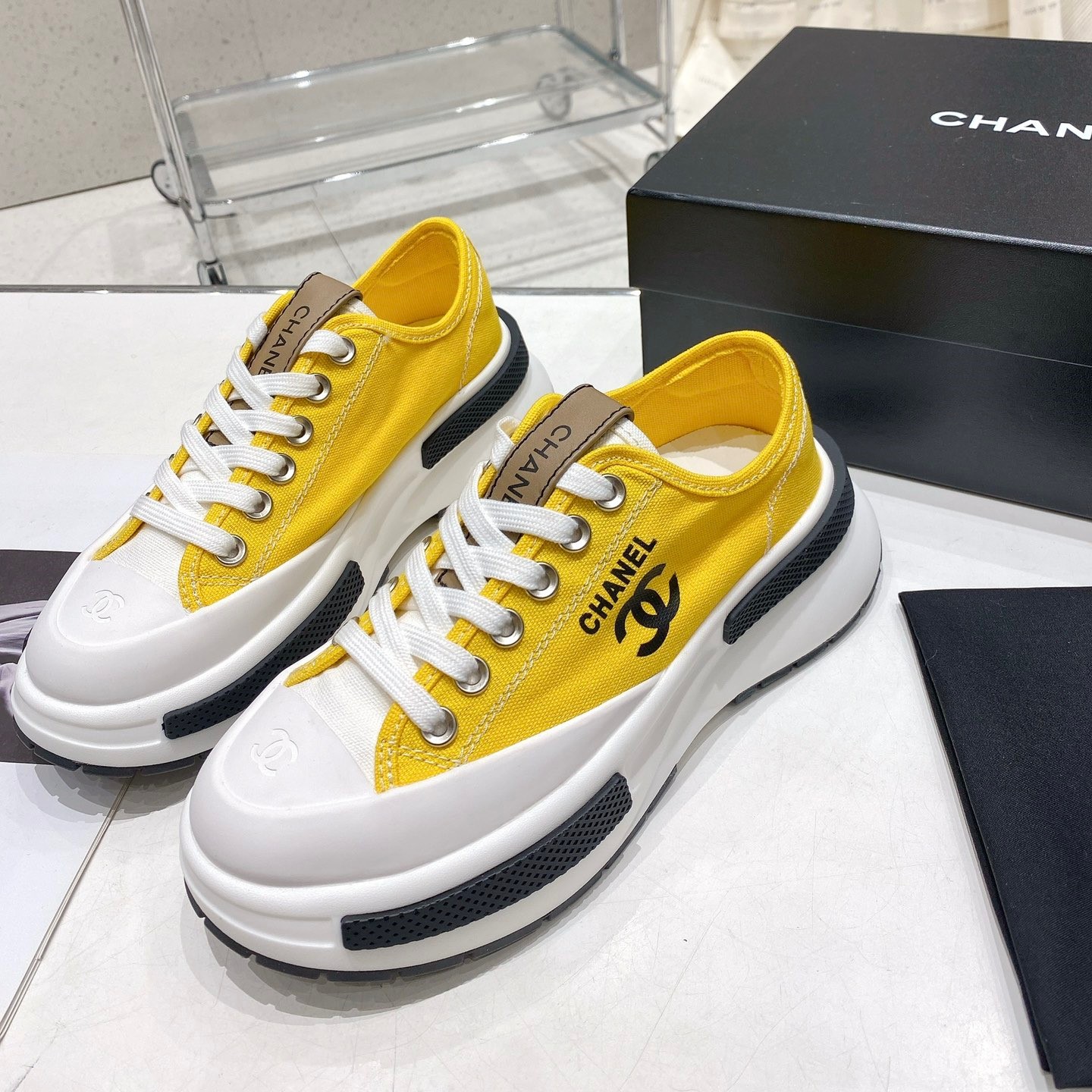 샤넬 스니커즈