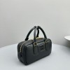 미우미우 가죽 탑 핸들 백 22cm