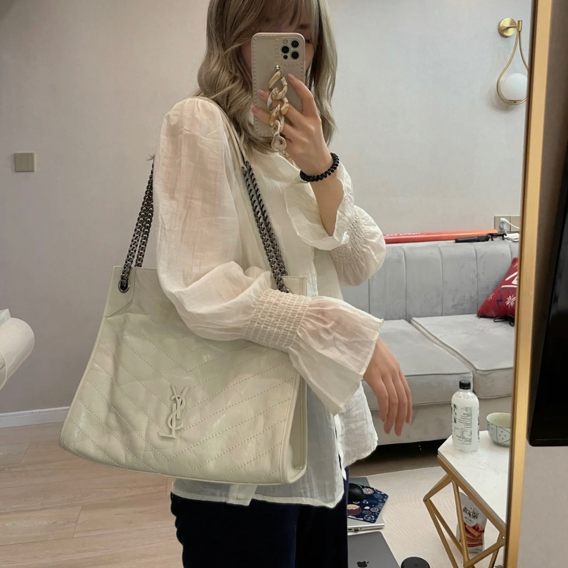 생로랑 니키 체인 미디움 쇼핑백 토트백