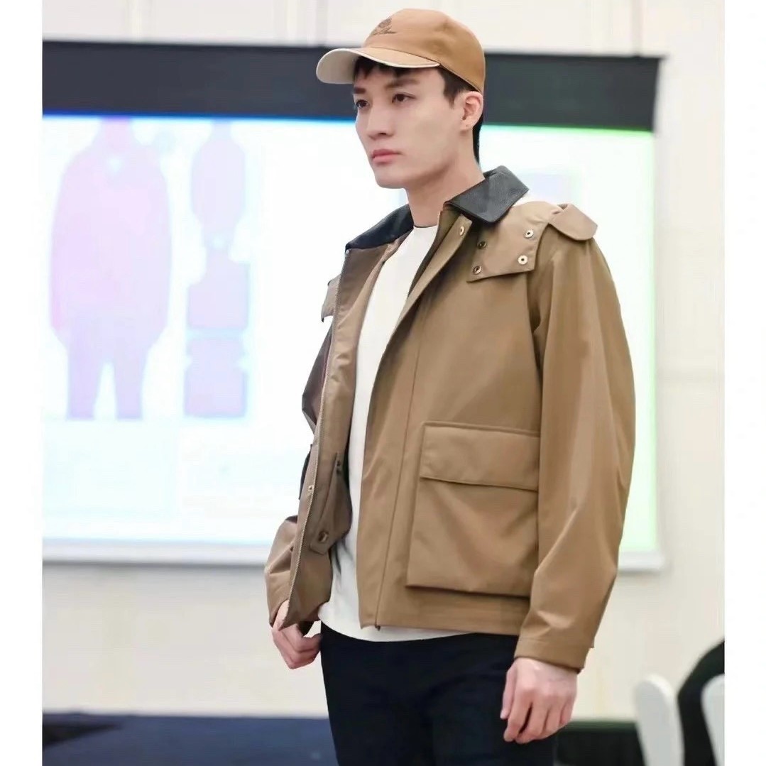 로로피아나 트래블러 윈드메이트® 재킷