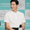 프라다 폴로 티셔츠