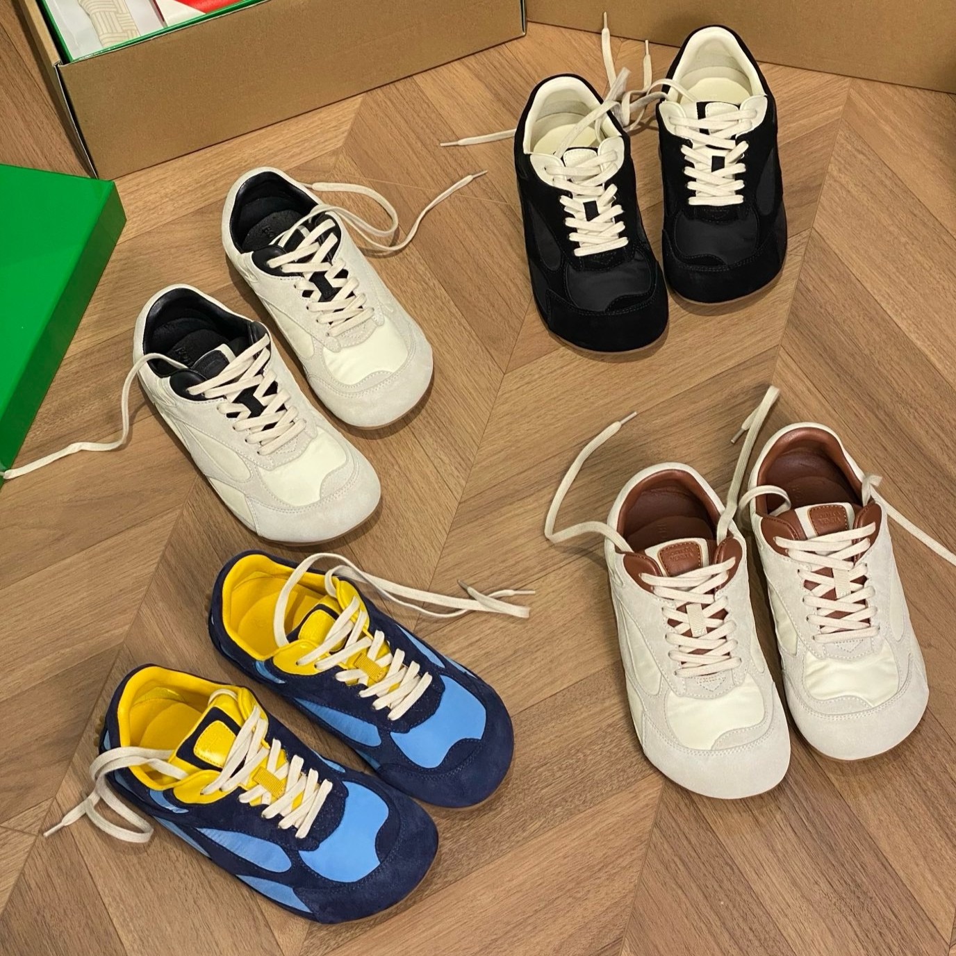 보테가베네타 오르빗 플래시 스니커즈